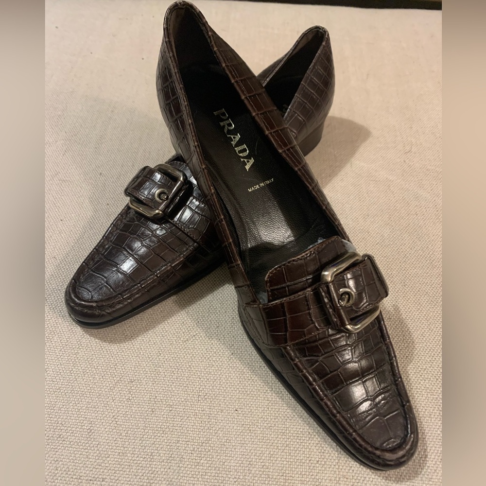 PRADA Exquisite Brown Crocodile Low Heeled Shoes with Silver Buckles. Size 36